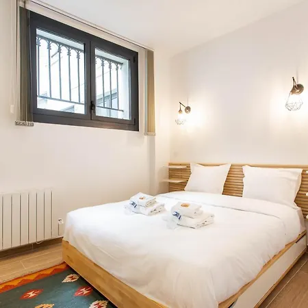 Amazing - 2br-6p - Bastille Apartment *